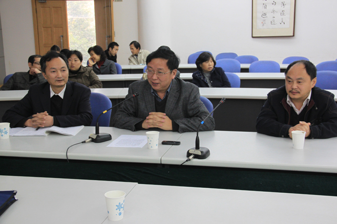 百乐门娱乐
召开党员创先争优承诺大会