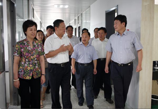 国家粮食局局长聂振邦一行来百乐门娱乐
视察