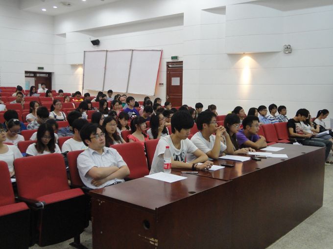 百乐门娱乐
第十届团总支、学生会换届选举大会顺利召开