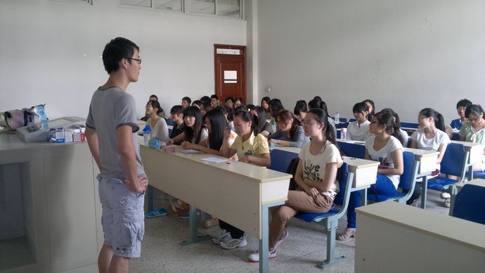 百乐门娱乐
暑期社会实践经验交流主题班会陆续举行