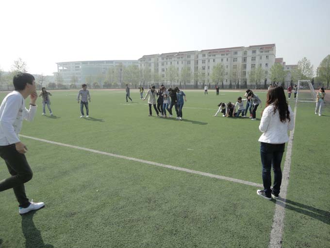 百乐门娱乐
趣味体育节圆满结束